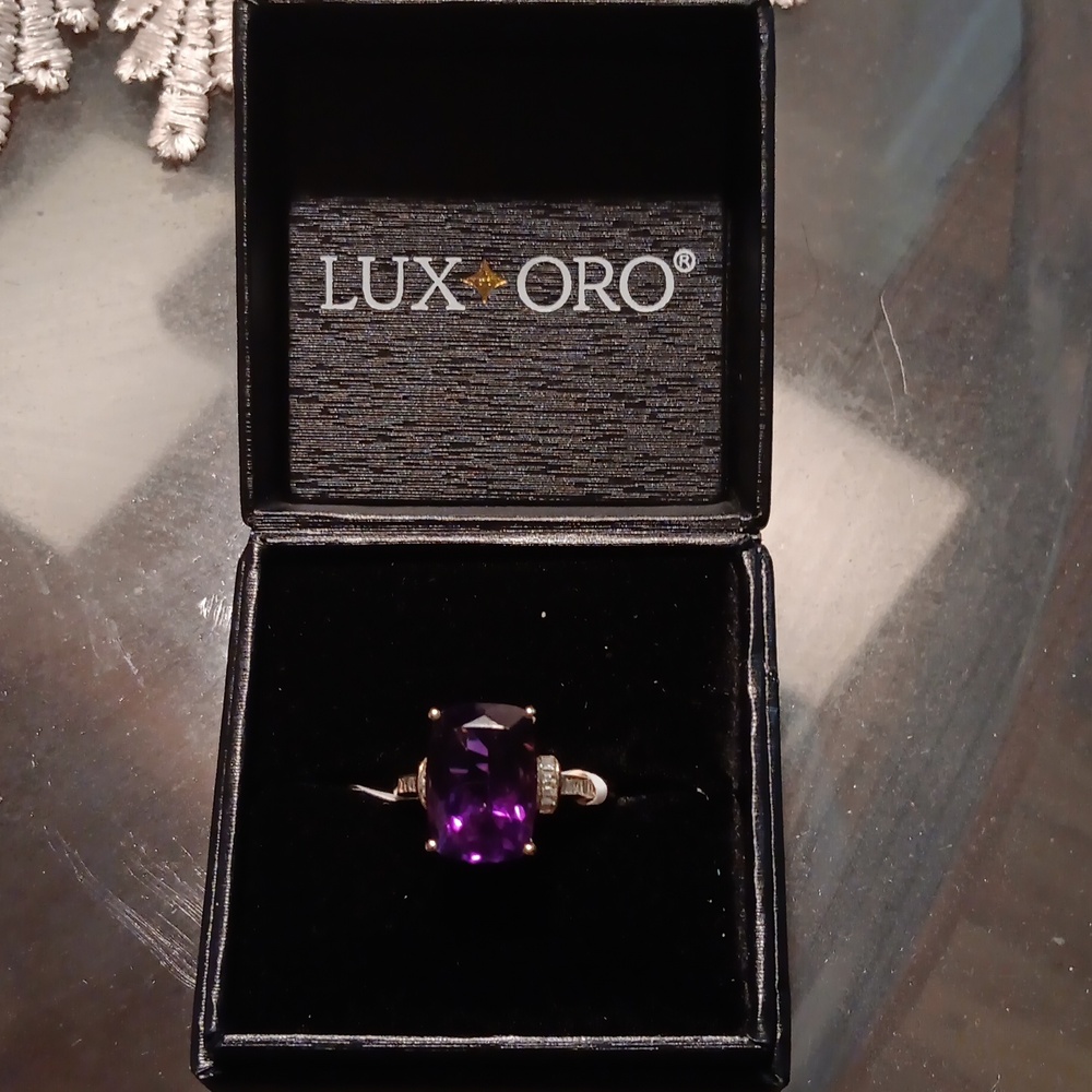 Luxoro Zambian Amethyst/Diamond ring size 7